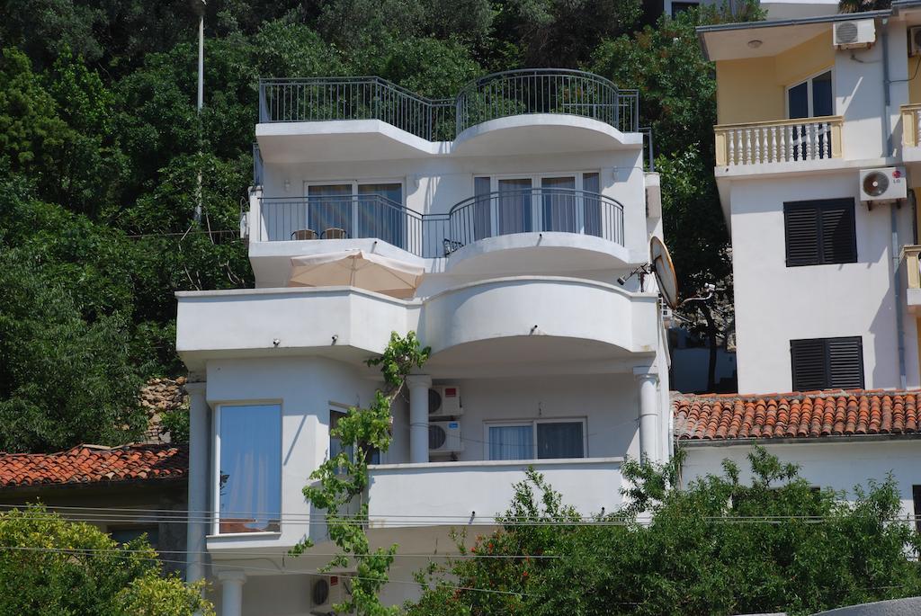 Apartments Ismy Ulcinj Bagian luar foto