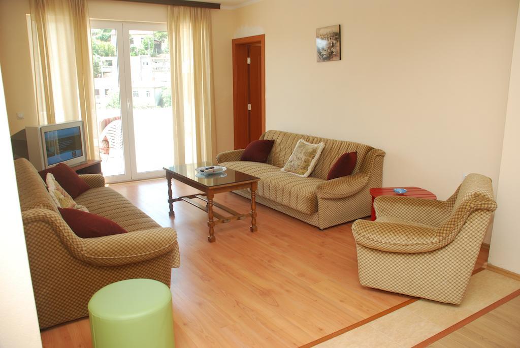 Apartments Ismy Ulcinj Bagian luar foto