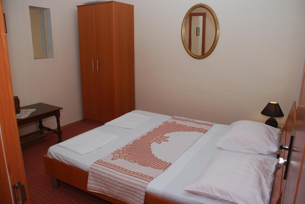 Apartments Ismy Ulcinj Ruang foto