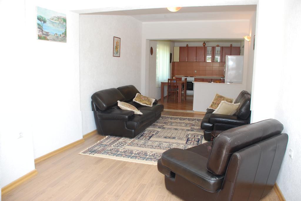 Apartments Ismy Ulcinj Ruang foto